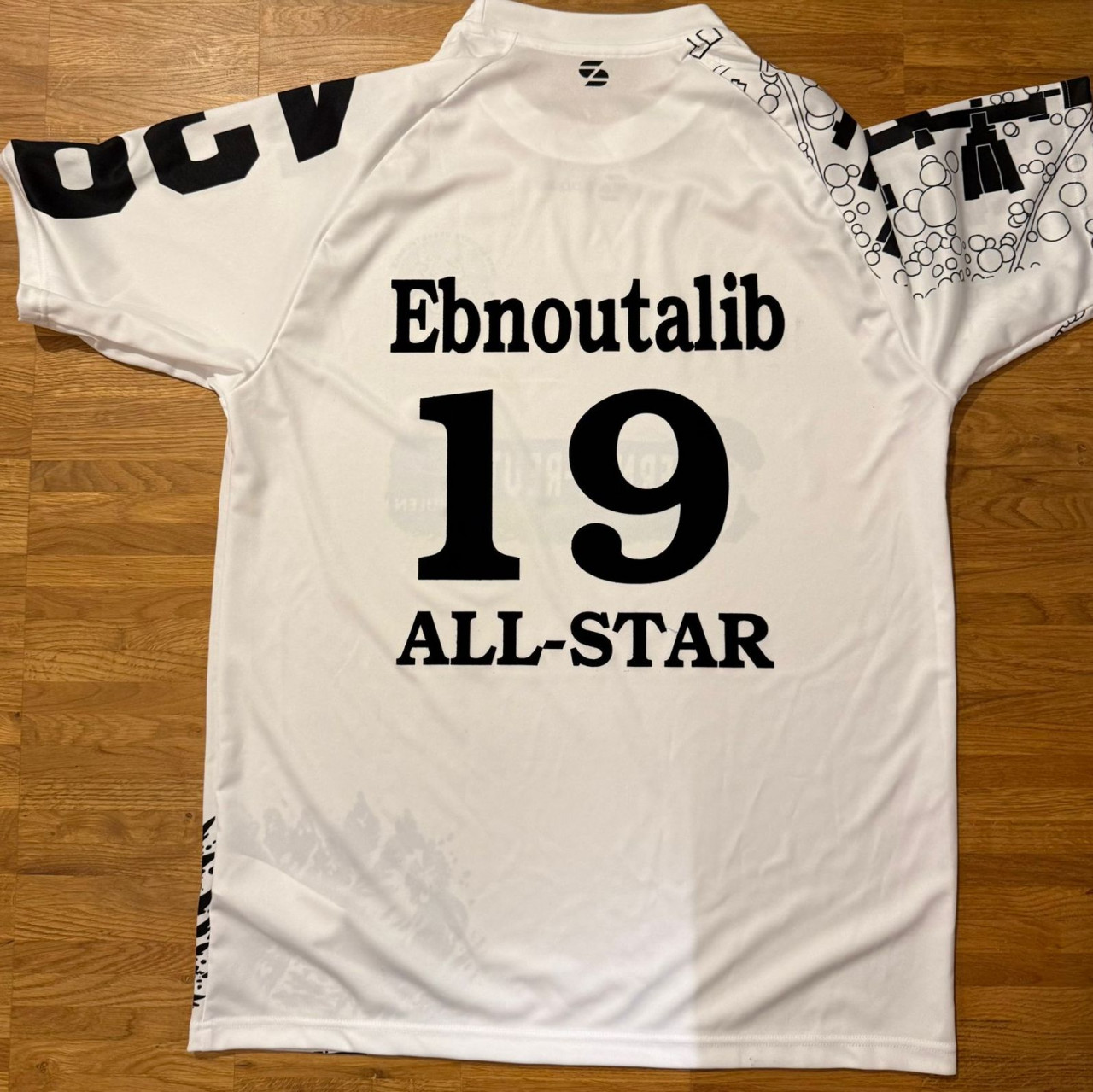 Younes Ebnoutalib zu Besuch bei der Ernst-Reuter-Schule II